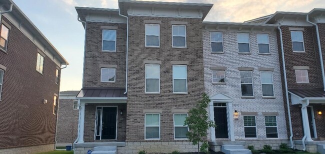 Building Photo - 13841 Gatsby Dr