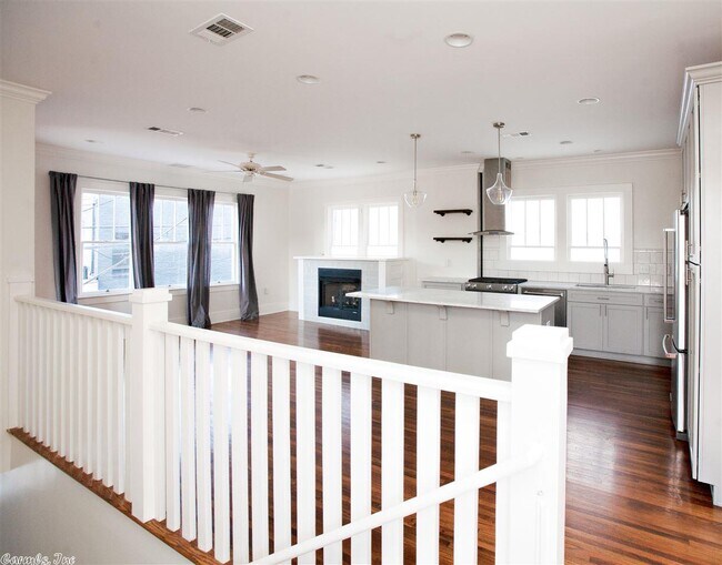 Foto del edificio - 3011 W Markham St