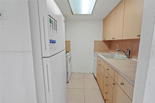 Foto del edificio - 2213 NW 55th Terrace
