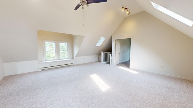 Photo du bâtiment - UPPER ONE BEDROOM IN HISTORIC WOODFIELD-PICCADILLY STREET