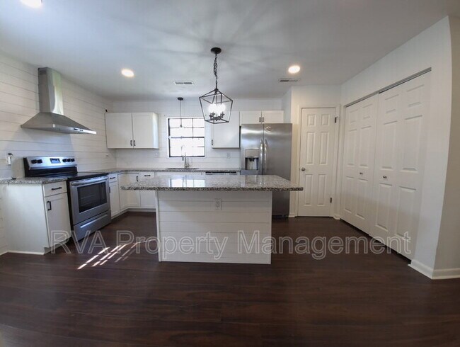 Foto del edificio - 1409 Gambrel Dr