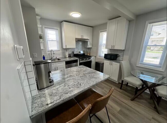 Foto del edificio - 1830 White St