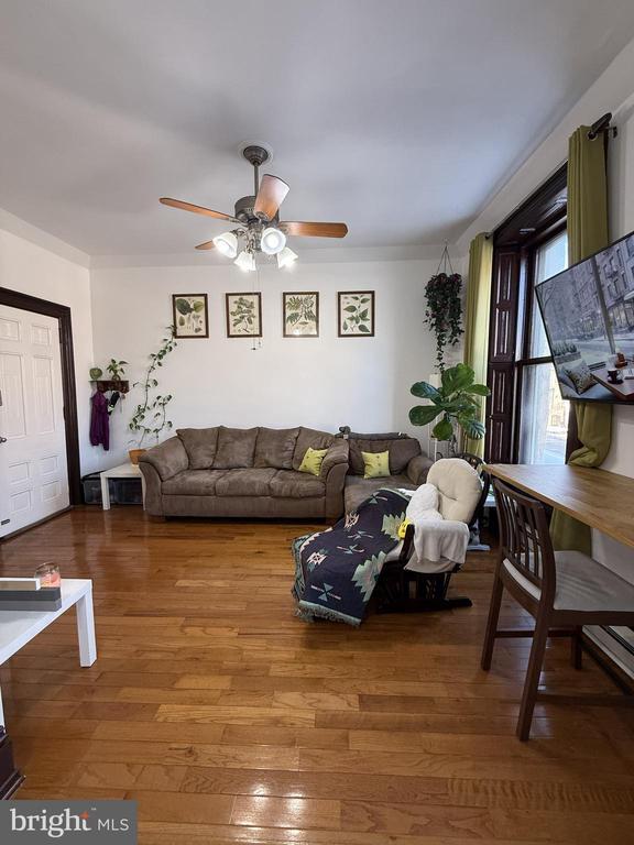 Foto del edificio - 2008 Spring Garden St