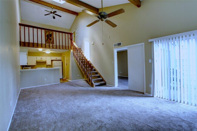 Foto del edificio - 12220 Copper Tree Pvt Ln