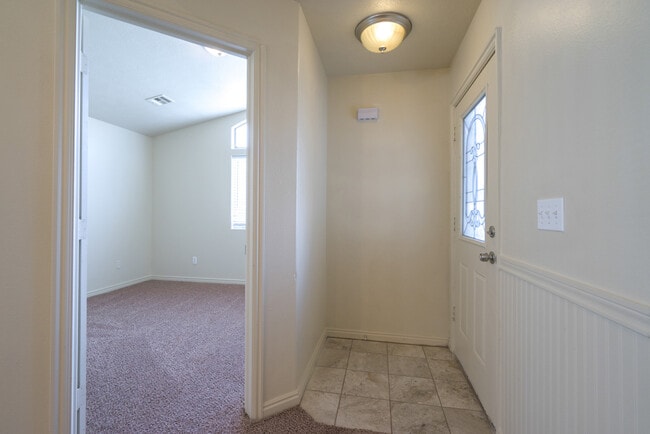 Building Photo - Five bedroom, three bath, 2,300 sq ft town...
