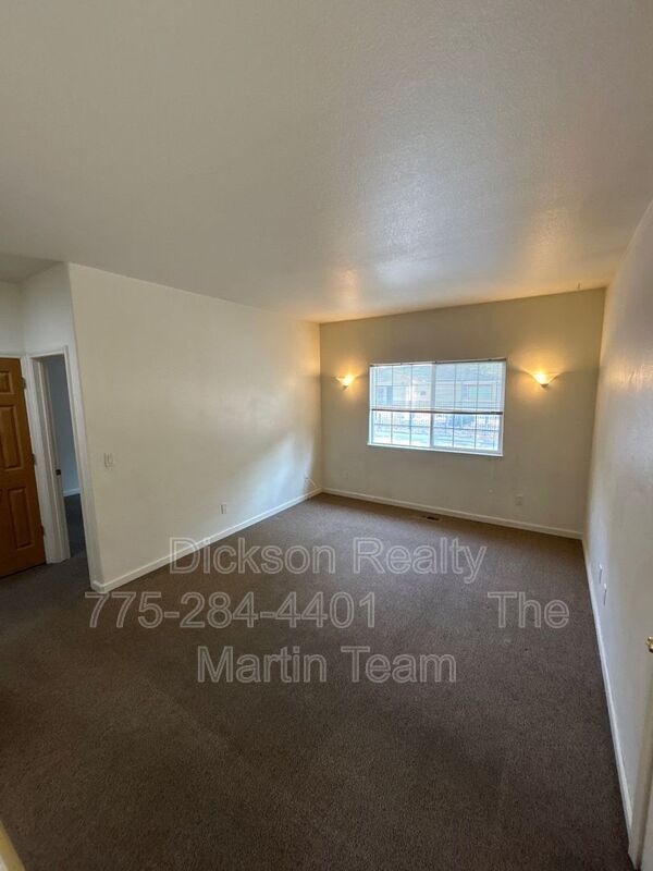 Building Photo - 711 19th St