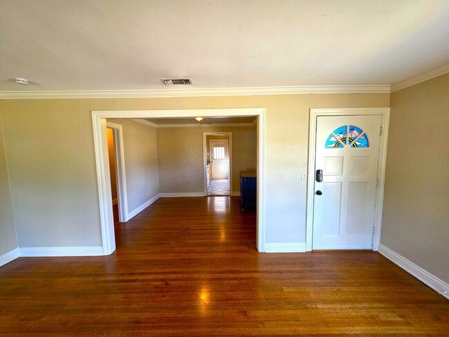 Photo - 800 NW 46th St House