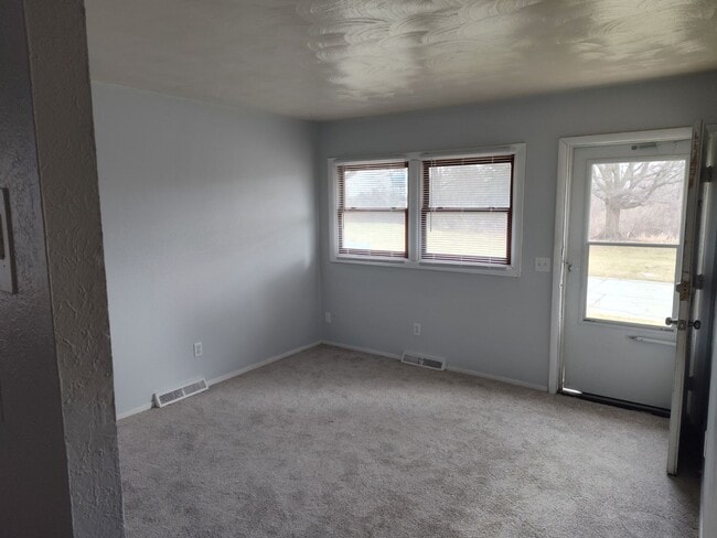 Building Photo - 2659 Consaul St