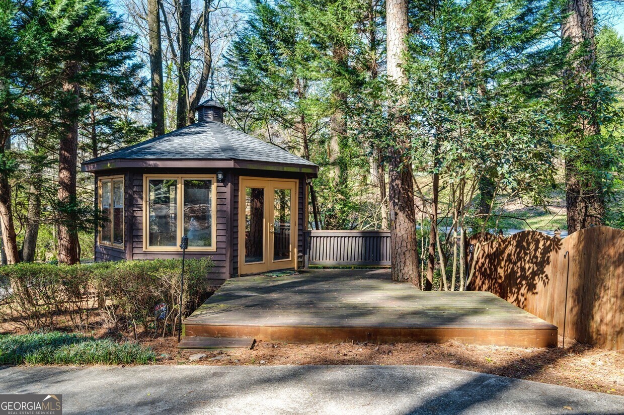 Primary Photo - 64 Spruell Springs Rd
