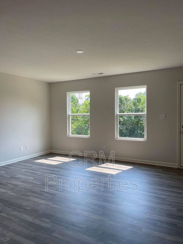 Building Photo - 1511 W Saxon Dr