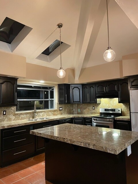 Foto del edificio - 381 E Emerson St