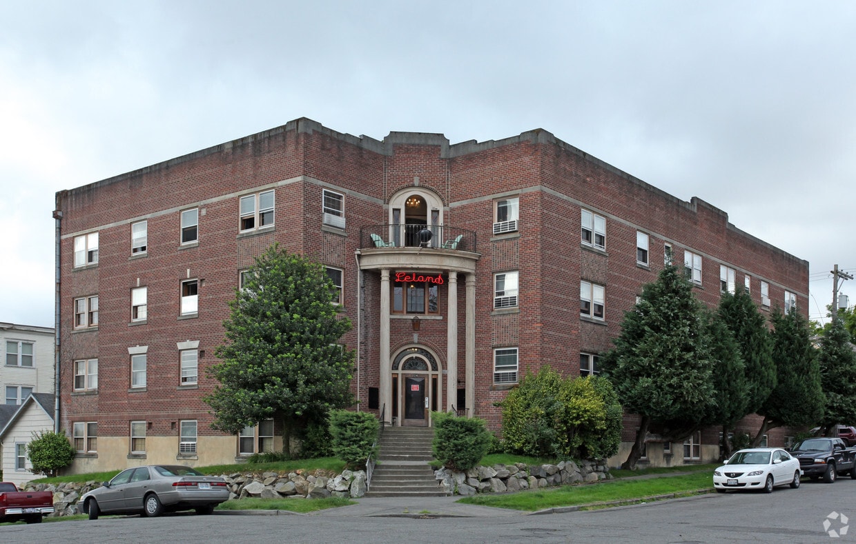 Leland Apartments Apartments in WA