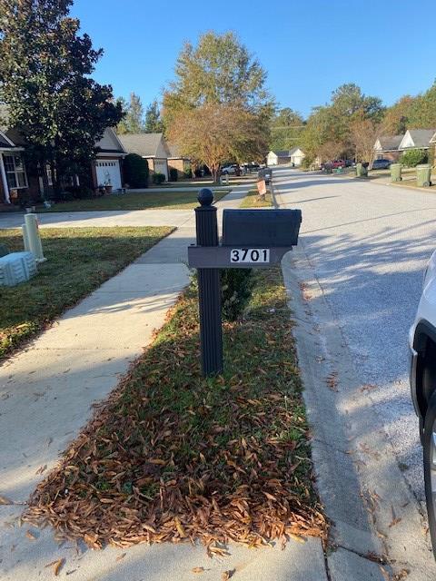 Building Photo - 3701 Beacon Dr