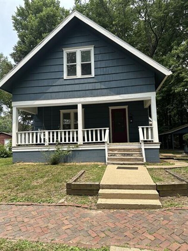 Foto principal - 806 W Stoughton Street
