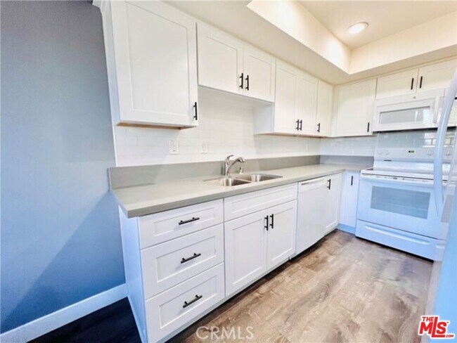 Foto del edificio - 803 E Victoria St