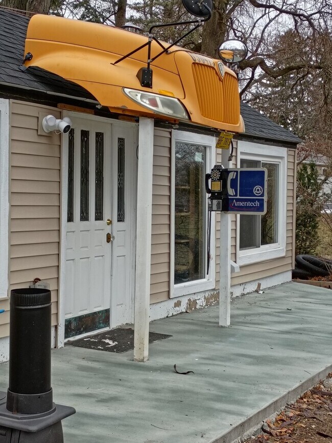 Foto del edificio - 1125 Molitor Rd