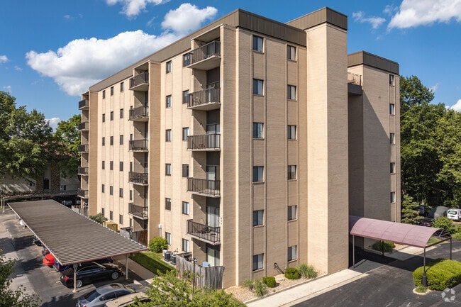 Building Photo - Regency Tower