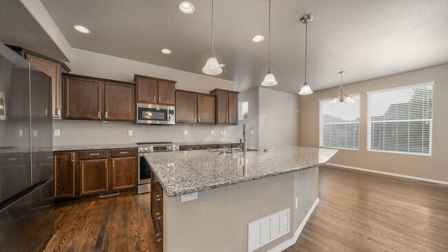 Building Photo - Stunning 5 bedroom home in Banning Lewis R...