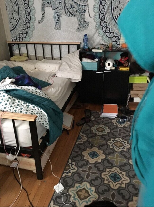 Foto del edificio - 830 E 6th St