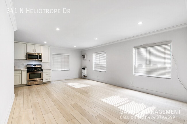 Building Photo - 341 Heliotrope Dr