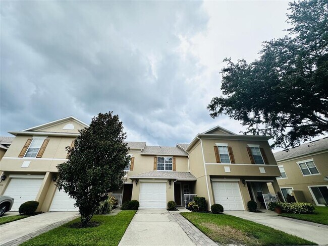 Foto del edificio - 200 Sterling Springs Ln