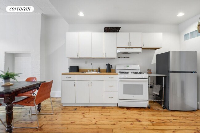 Foto del edificio - 298 St Marks Ave