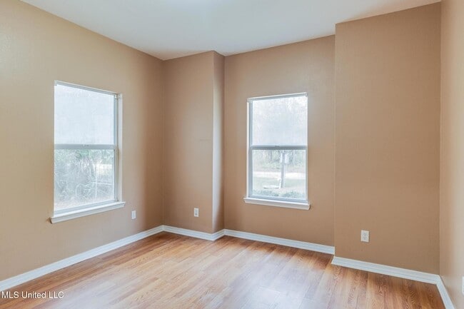 Building Photo - 6085 W Bolivar St