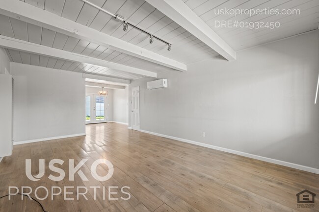 Foto del edificio - "Charming 3-Bed with Full Bath in Sacramento – Cozy 1093 Sq Ft Home Awaits!"