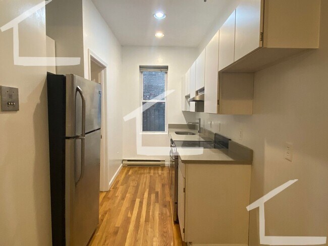 Building Photo - 10 Cleveland Pl