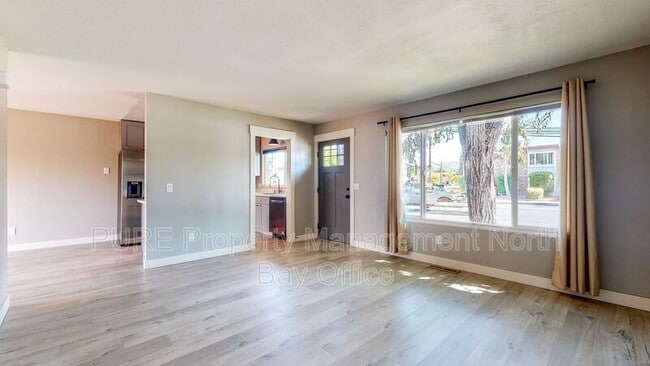 Building Photo - 1601 Yulupa Ave