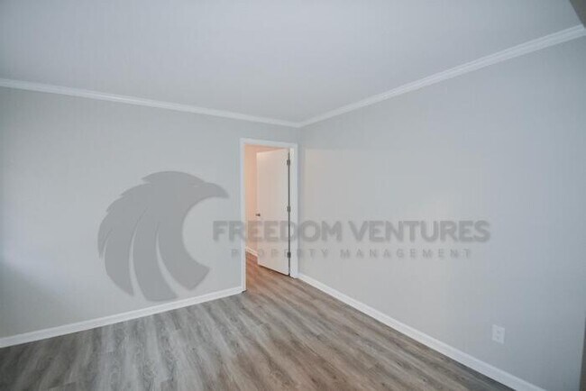 Building Photo - 1409 Oak Terrace, Birmingham, AL 35235