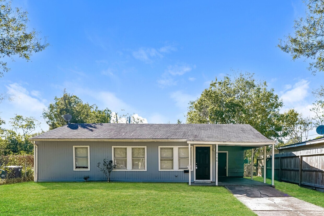 Primary Photo - 8146 Panay Dr