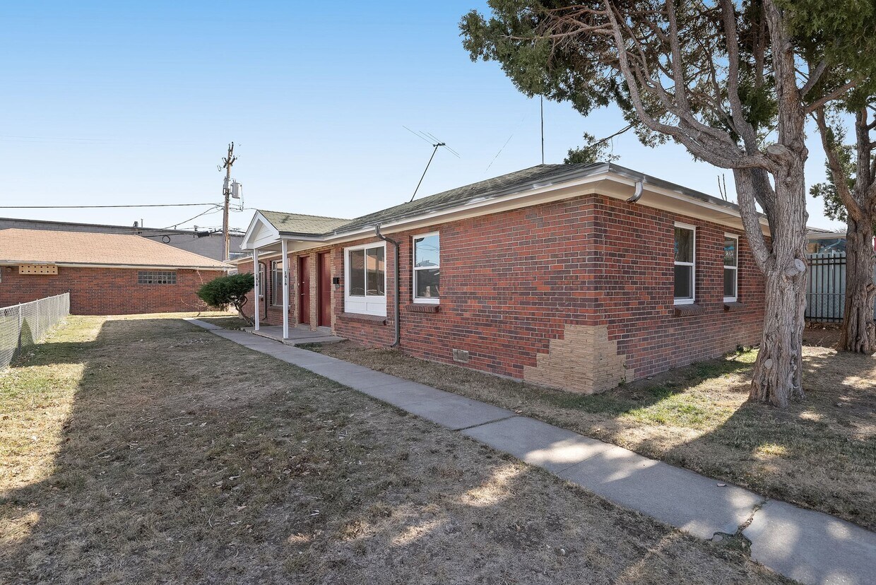 1416 Ironton St, Aurora, CO 80010 Townhome Rentals in Aurora CO