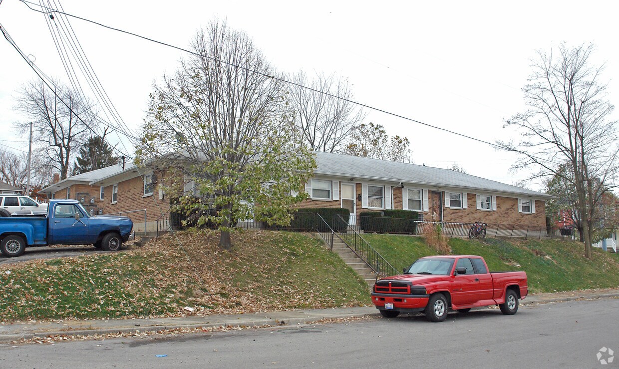 Building Photo - 902 Linden Ave