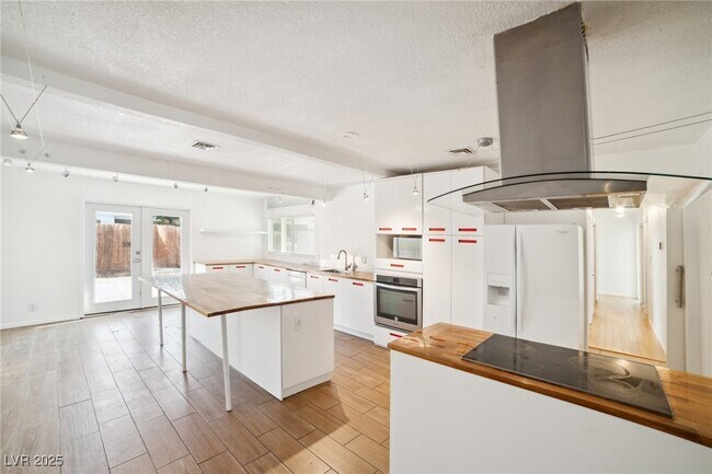 Foto del edificio - 4312 San Angelo Ave