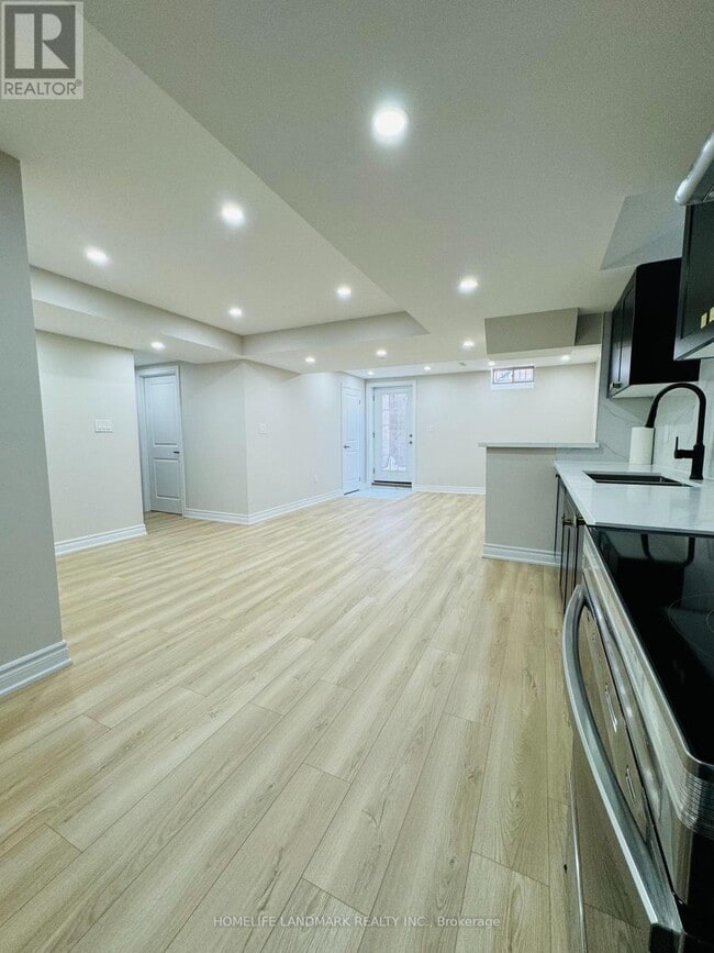 Building Photo - 18 Yvette St