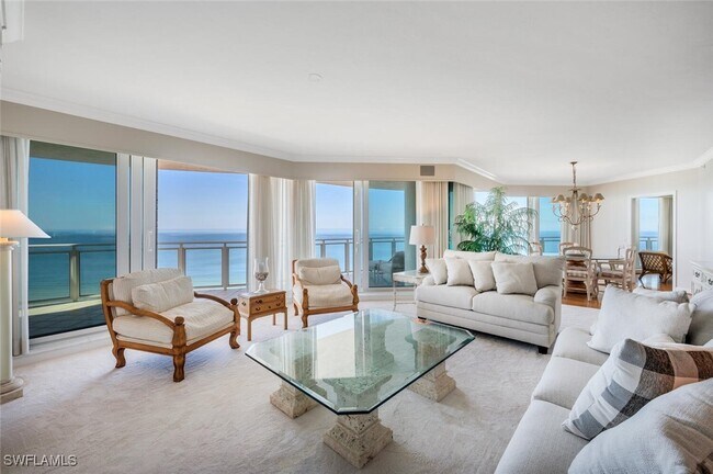 Foto del edificio - 8231 Bay Colony Dr