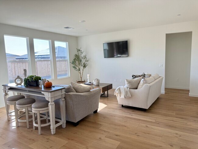 Foto del edificio - 8307 Basalt St