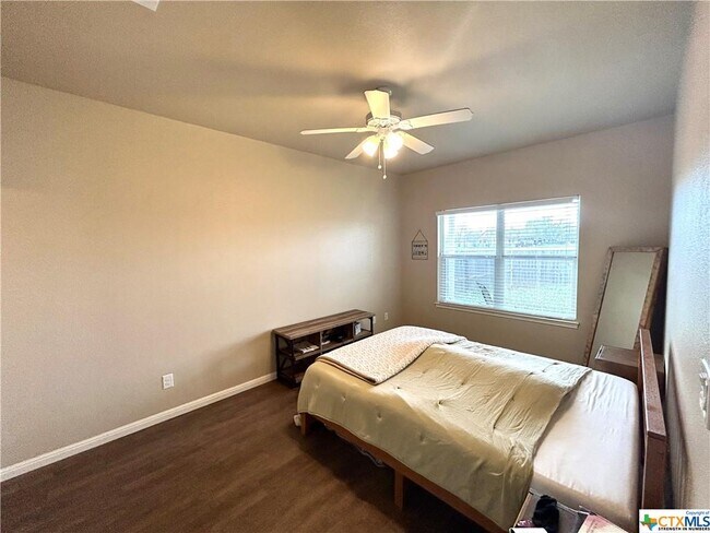 Foto del edificio - 633 Orion Dr