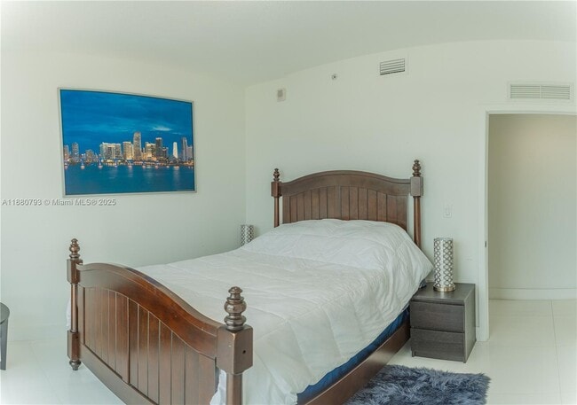 Foto del edificio - 600 NE 27th St