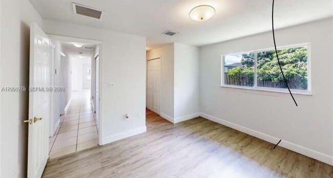 Foto del edificio - 1616 NW 7th Pl