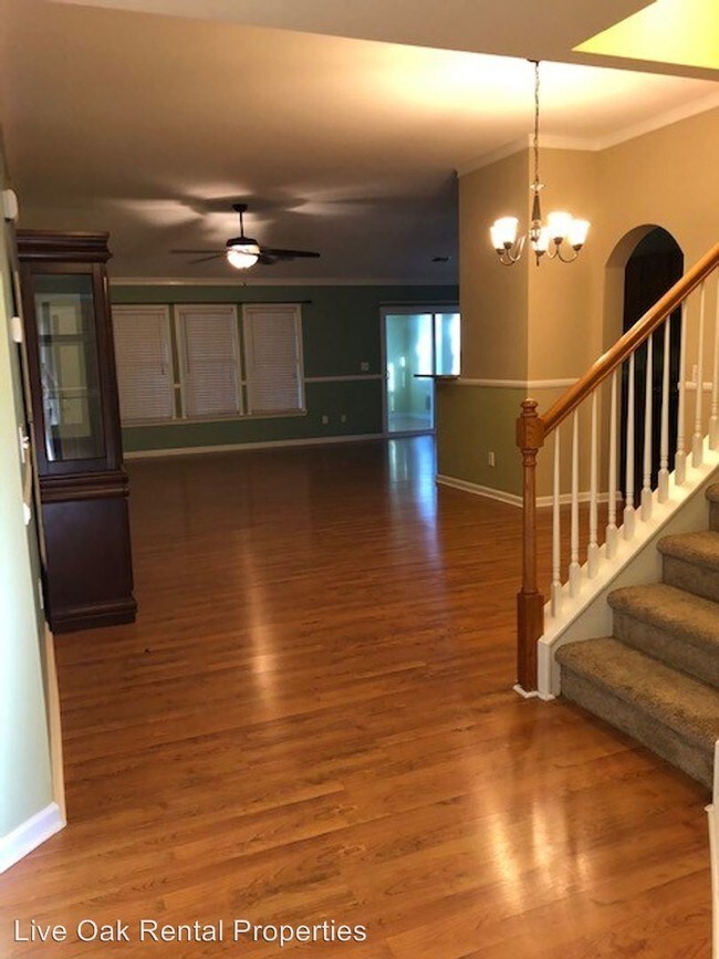 Building Photo - 4 br, 3 bath House - 494 Dolphin Dr