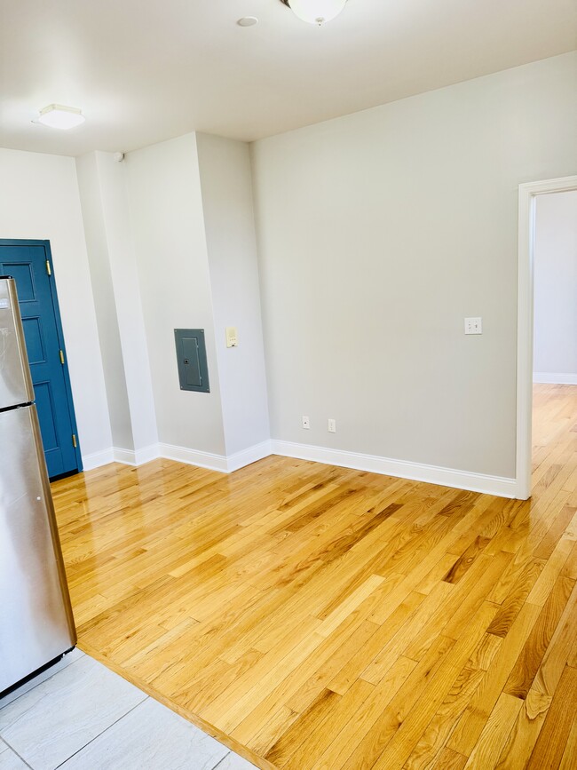 Building Photo - 45 S Broadway