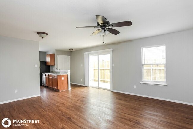 Foto del edificio - 8223 Steep Valley, Converse, TX 78109