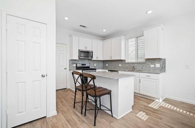 Building Photo - 6918 Telean St