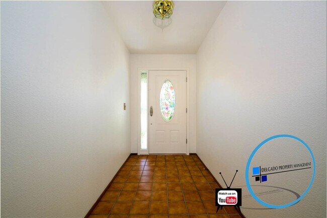 Foto del edificio - Oakwood Drive 3bd on corner lot with great...