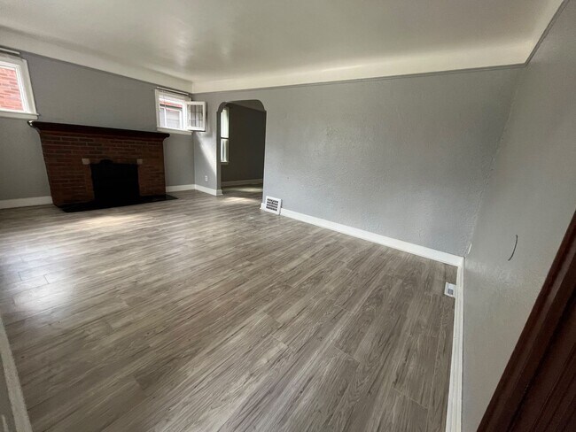 Foto del edificio - 16605 Stansbury Ave