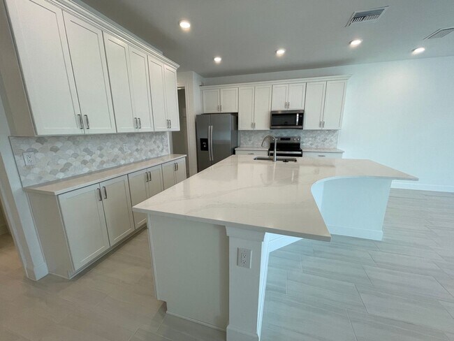 Foto del edificio - ANNUAL RENTAL - 3 BED/ 2.5 BATH TOWNHOUSE ...