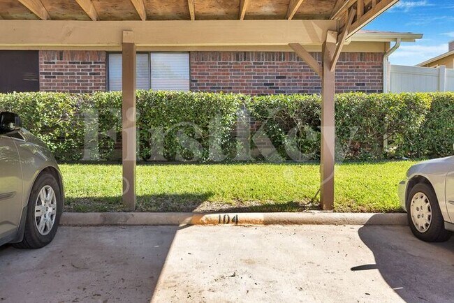 Building Photo - 2240 Tarpley Rd