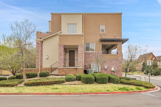 Foto del edificio - 1000 Elmhurst Dr